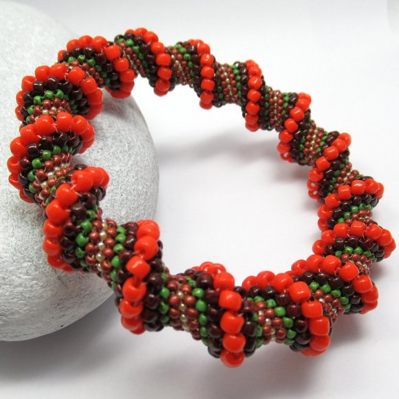 Fall inspired Cellini Spiral beadwoven bracelet - Picture 2 of 7